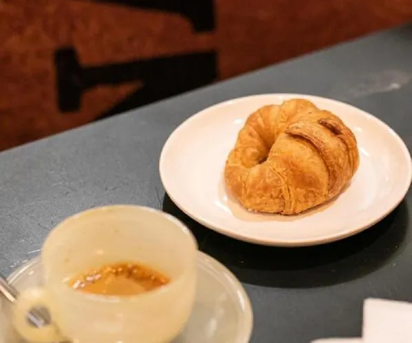 Bhr Cavour 150 بيت ضيافة روما